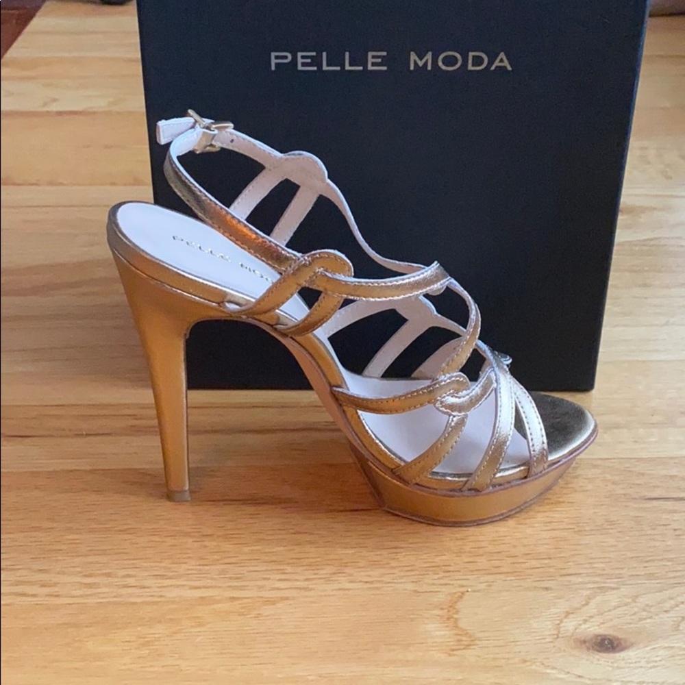 Pelle Moda Gold Heels - Picture 6 of 8